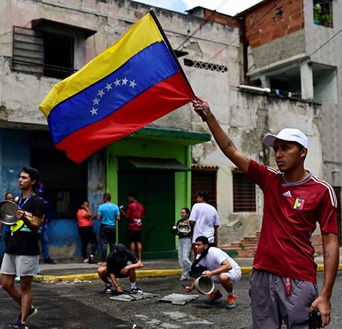 Venezuela repressioni Italiani scomparsi: la denuncia del deputato Di Giuseppe