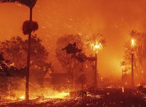 Los Angeles 180mila persone evacuate e almeno10 morti per gli incendi in California