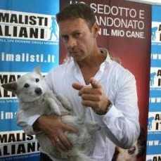 Rocco Siffredi, censurato lo spot animalista troppo hard